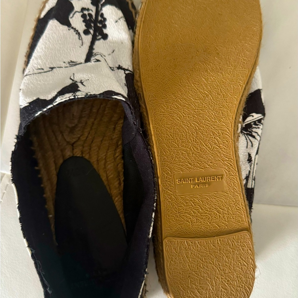 NWOT Saint Laurent Black and White Hibiscus Espadrille. Stunning and Chic!